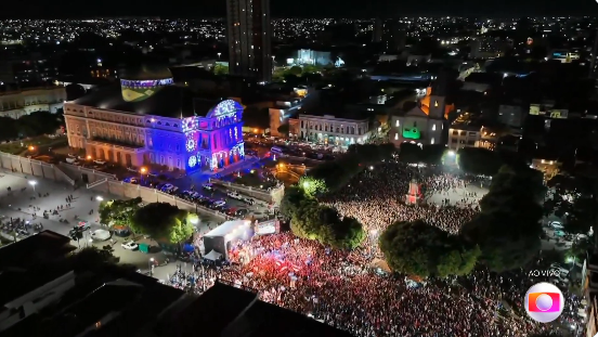 BBB24: Garantido e Caprichoso fazem festa fora de época em torcida para Isabelle