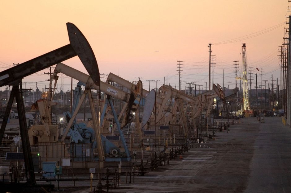 Governo vai monitorar preços do petróleo em meio a conflito no Oriente Médio, diz Silveira