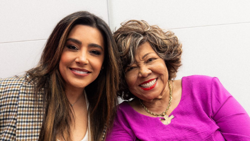 Lauana Prado canta com Alcione durante homenagem à sambista; veja