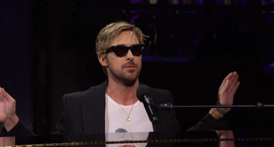 Taylor Swift reage à performance de Ryan Gosling cantando “All Too Well“