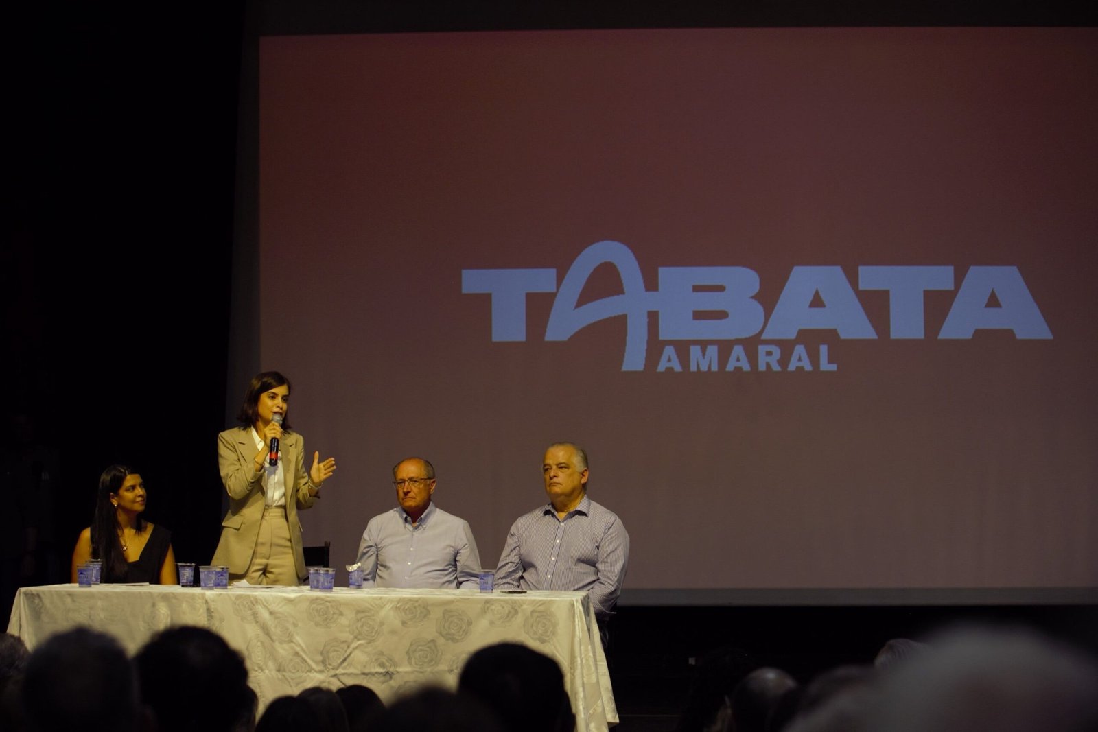 Tabata diz que pedido de voto de Lula para Boulos será analisado por sua equipe jurídica