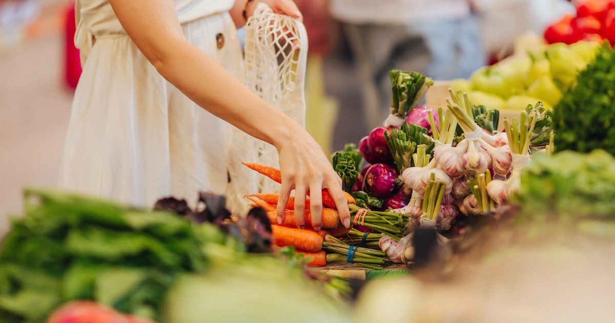 Menos de 25% dos brasileiros consomem frutas e hortaliças na quantidade recomendada pela OMS