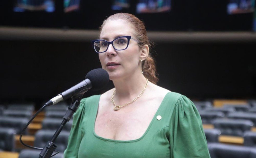 STF decidirá se condena Carla Zambelli por porte ilegal de arma | Política