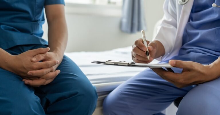 Câncer de testículo afeta mais os jovens, e costuma ser confundido com ISTs ou traumas; veja sinais