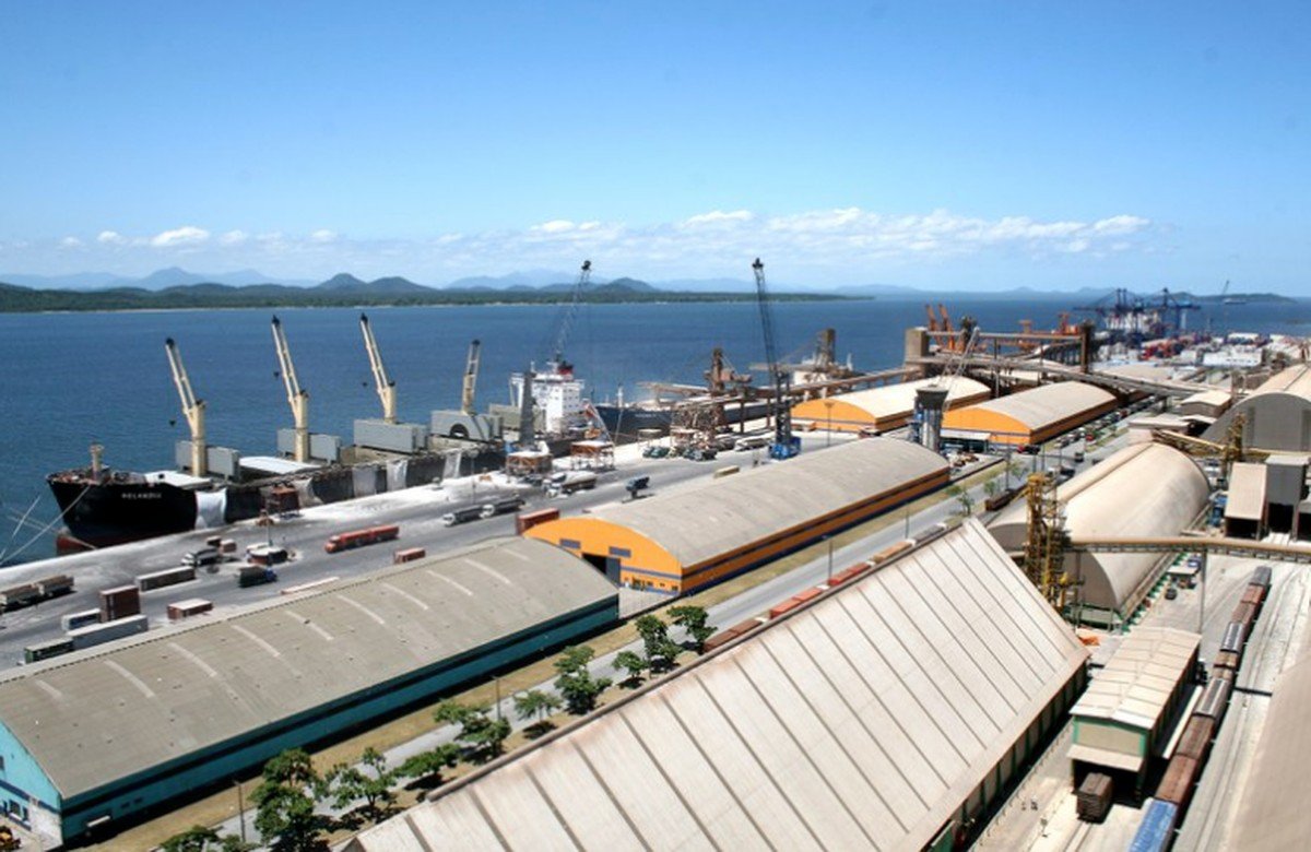 Governo planeja licitar canal de Paranaguá e terminal de contêineres em Santos ainda este ano | Empresas