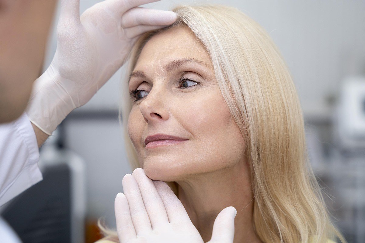Cirurgia proporciona rejuvenescimento profundo do pescoço | Dino