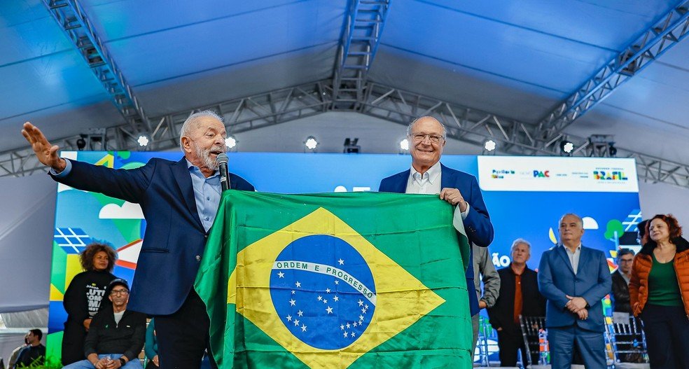 ‘Pobre fala que vai votar em prefeito rico porque não vai roubar, mas ele é rico porque já roubou’, diz Lula | Política