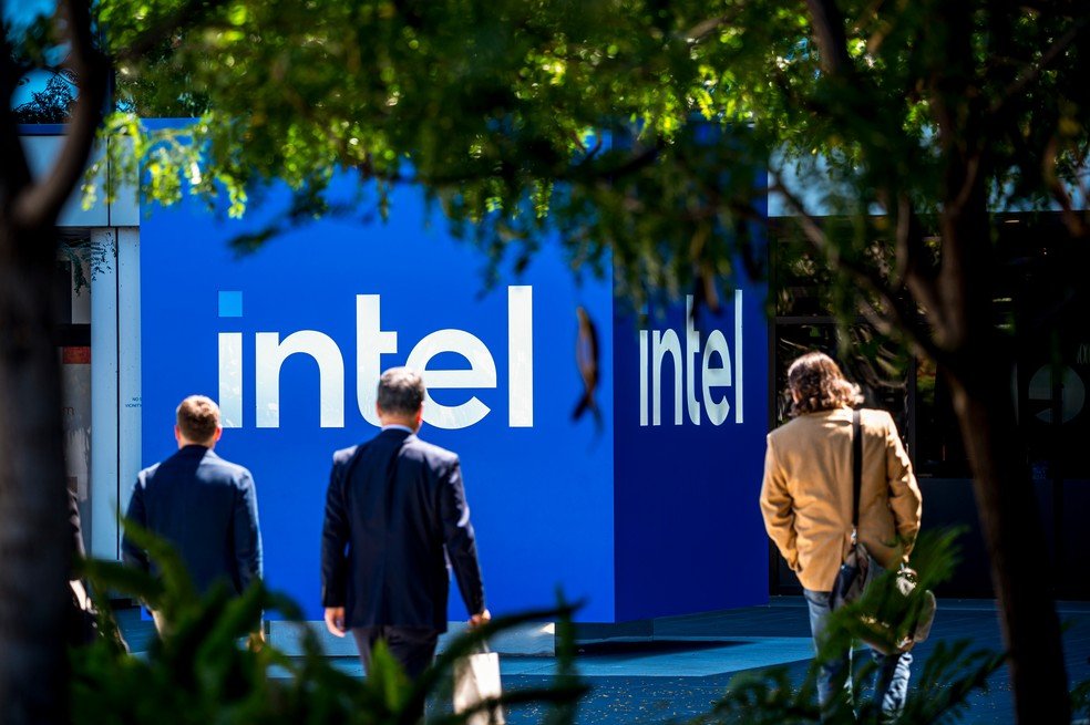 Intel reduz perspectiva de despesas para 2025 após venda de participação na Altera | Empresas