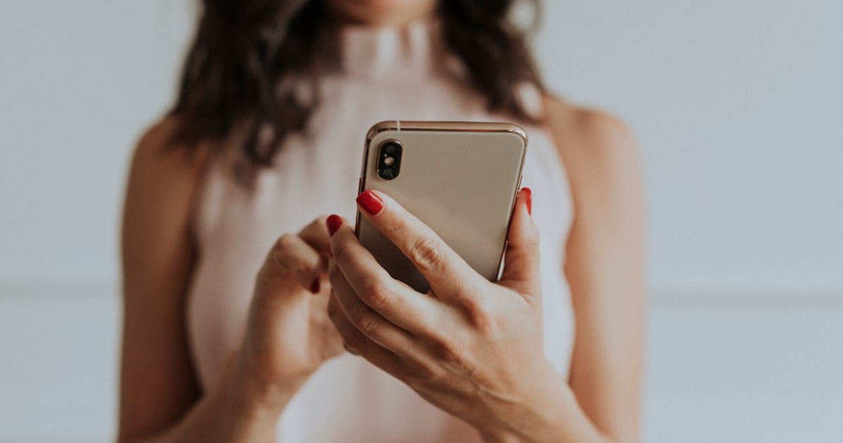 Passar três dias longe do celular já pode mudar seu cérebro; saiba como