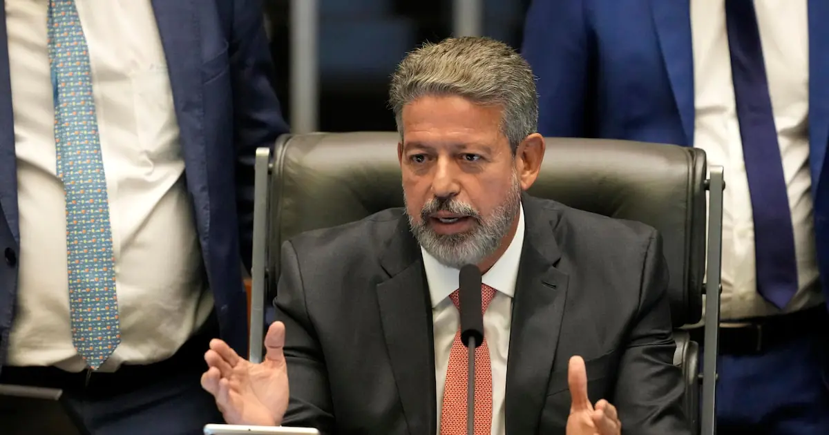 Lira manda recado para expor fragilidade da articulação política de Lula e se reúne com Moraes
