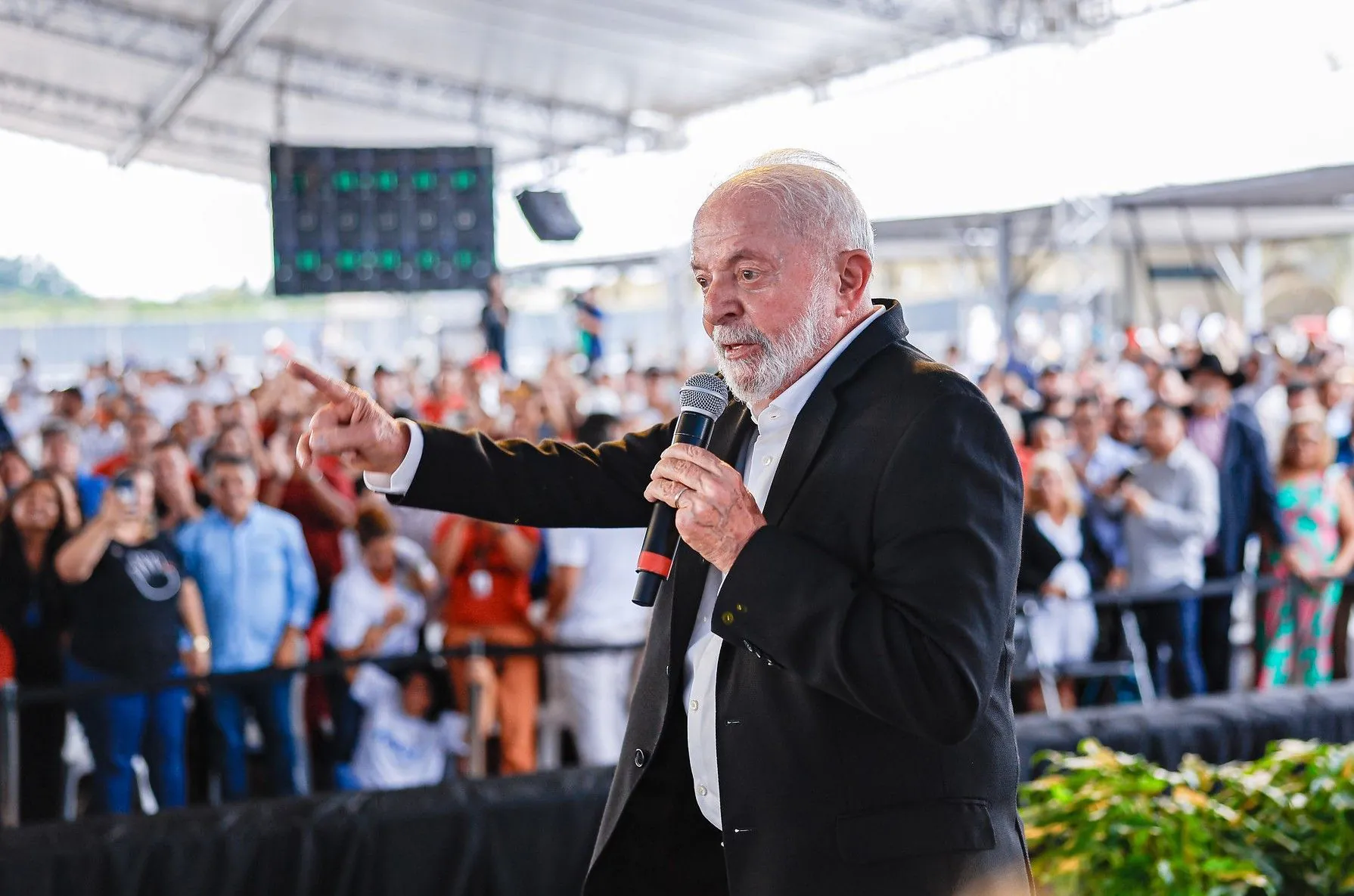 Lula diz que Pé de Meia será ampliado para estudantes de fora do Bolsa Família