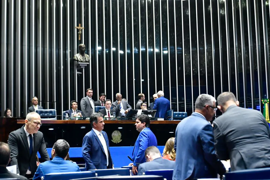 Senado se antecipa a STF e aprova a PEC das Drogas em primeiro turno