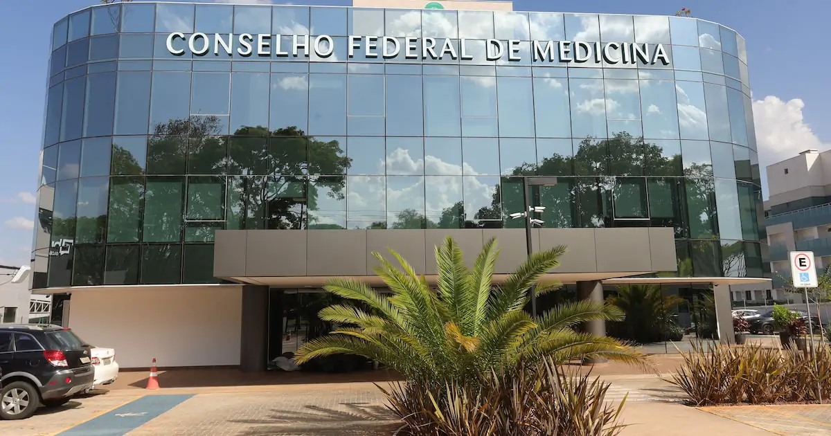 CFM: Médico que descumprir resolução sobre tratamento de pessoas trans será punido